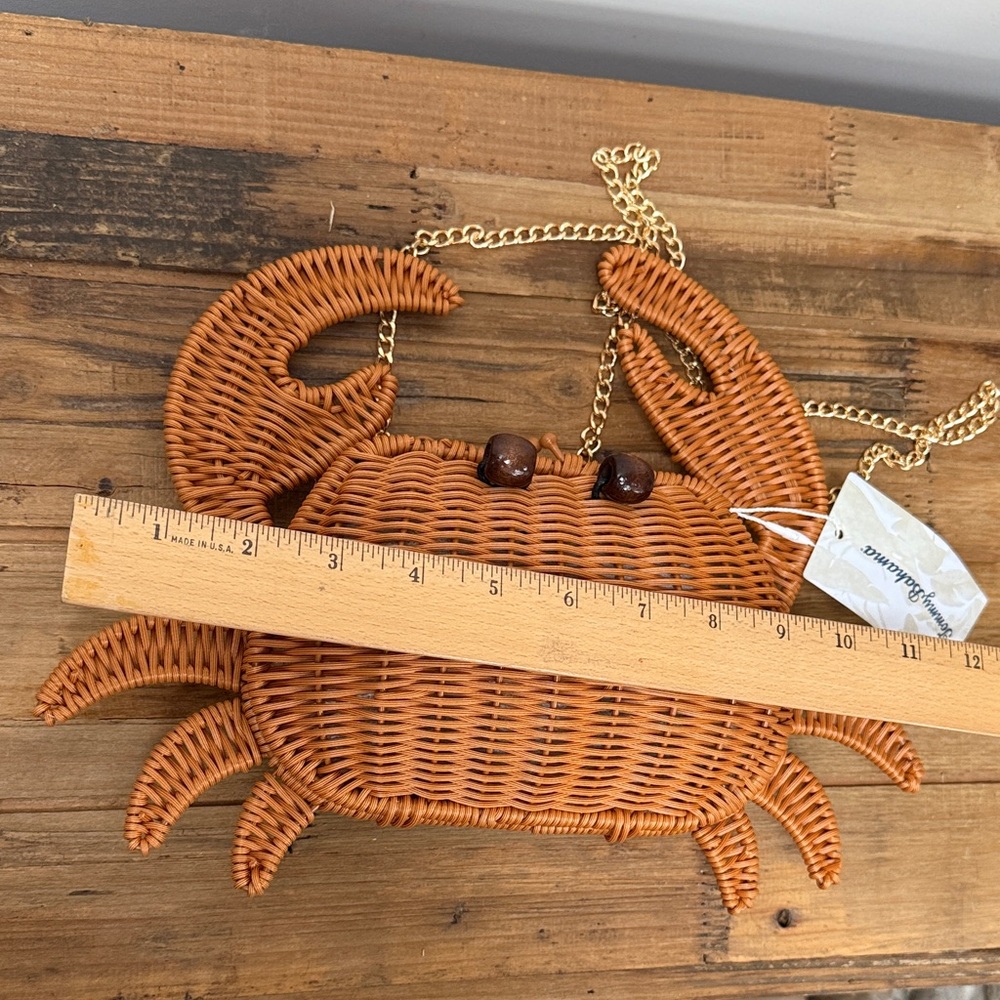 🦀 NWT Tommy Bahama Crab Shaped Woven Bag with Gold Chain - Picture 7 of 9
